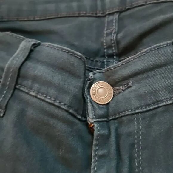 Levi Strauss Ladies 710 Super Skinny Green Chino Pants - Size 30 - Picture 6 of 6